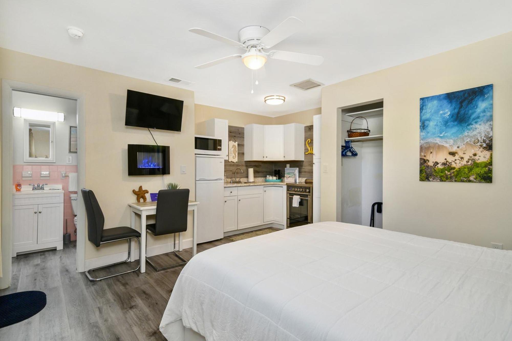 Latitude 26 Waterfront Boutique Resort - ฟอร์ตมายเยอร์สบีช ภายนอก รูปภาพ